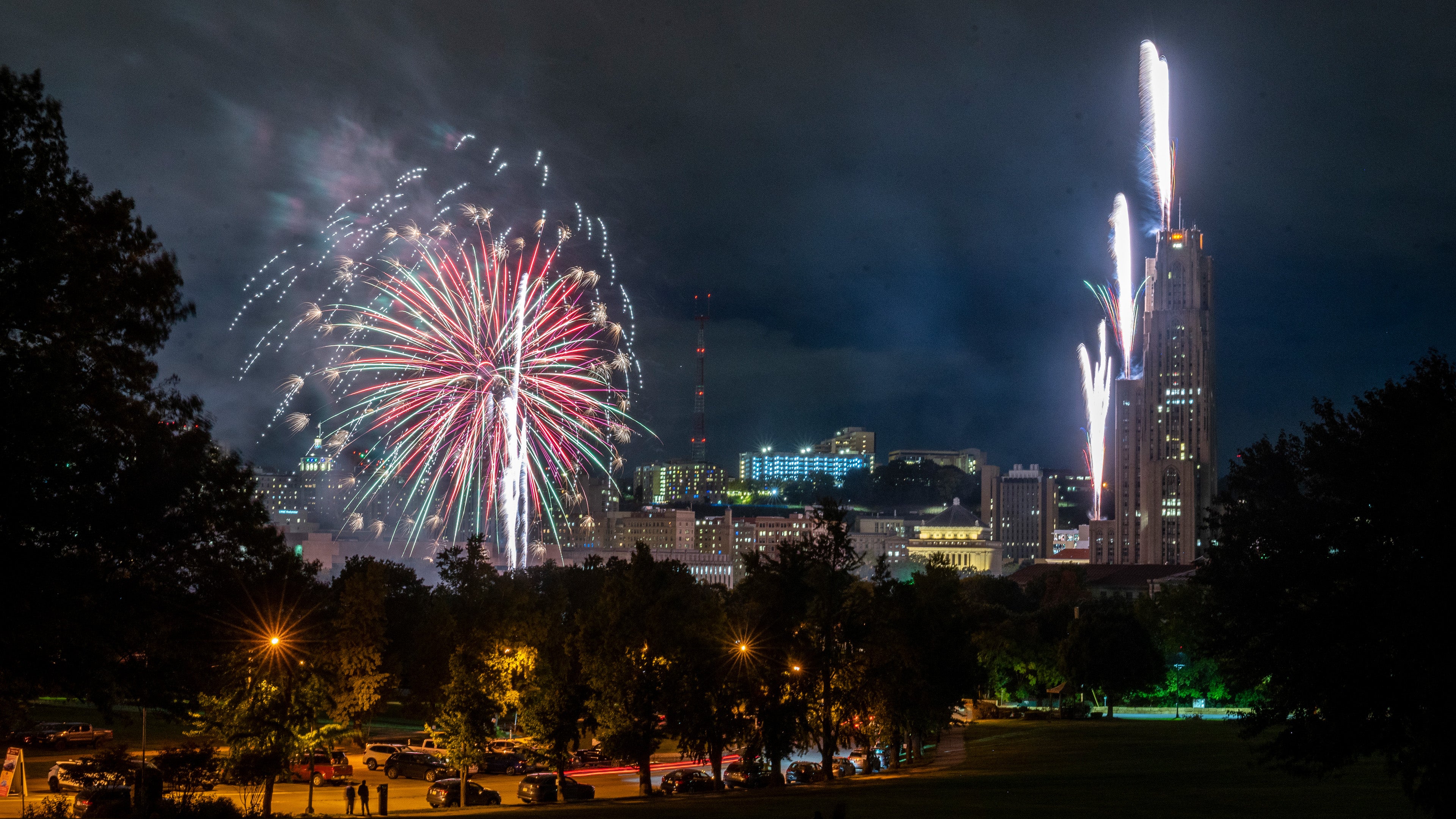 4K Desktop Wallpaper with fireworks